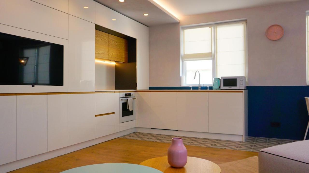 Апартамент Жасмин С Частен Гараж - Jasmin Apartment With Private Garage Varna Exteriör bild