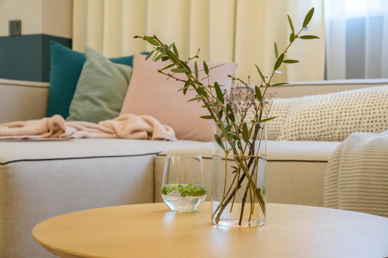 Апартамент Жасмин С Частен Гараж - Jasmin Apartment With Private Garage Varna Exteriör bild