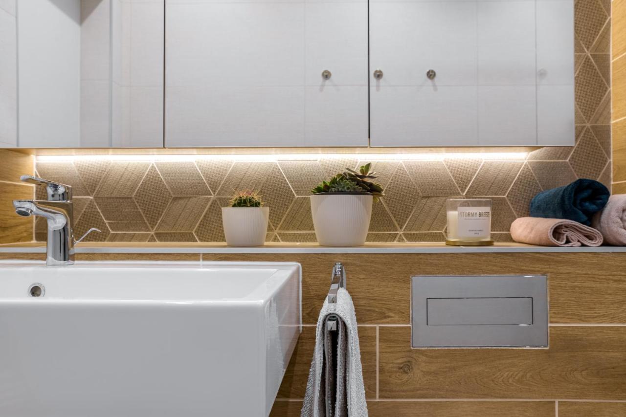 Апартамент Жасмин С Частен Гараж - Jasmin Apartment With Private Garage Varna Exteriör bild