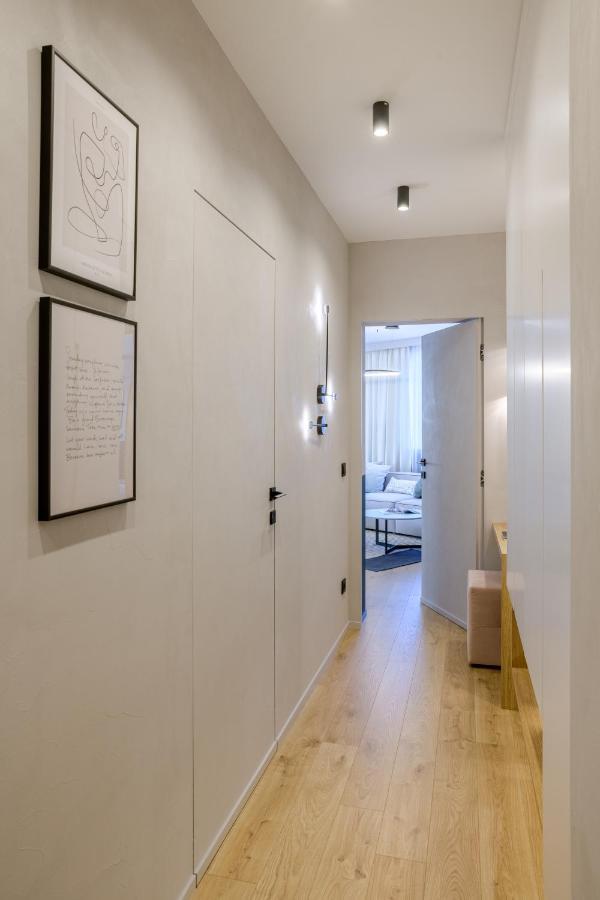 Апартамент Жасмин С Частен Гараж - Jasmin Apartment With Private Garage Varna Exteriör bild